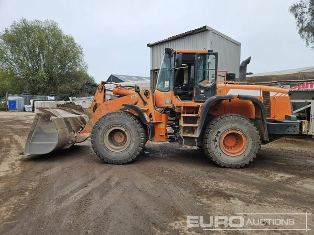 2011 Doosan DL300 - Rataslaadur: pilt 1 2011 Doosan DL300 - Rataslaadur: pilt 1