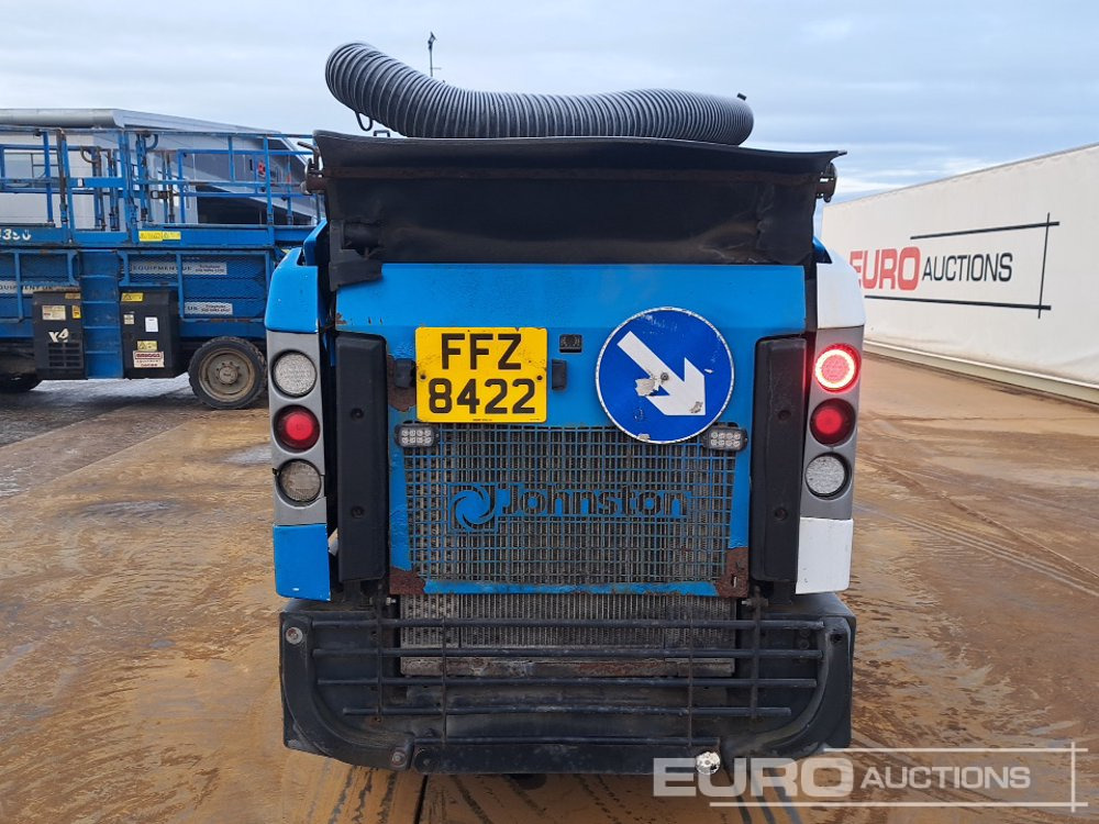 2011 Johnston 142A 101T - Tänavapühkimismasin: pilt 4 2011 Johnston 142A 101T - Tänavapühkimismasin: pilt 4