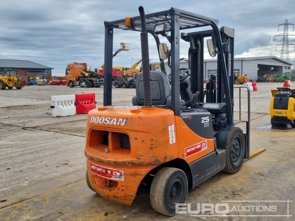 2017 Doosan D25S-3 - Kahveltõstuk: pilt 5 2017 Doosan D25S-3 - Kahveltõstuk: pilt 5