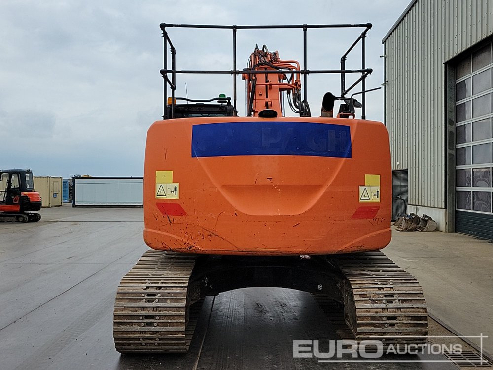 2017 Hitachi ZX225USRLC-6 - Lintekskavaator: pilt 4 2017 Hitachi ZX225USRLC-6 - Lintekskavaator: pilt 4