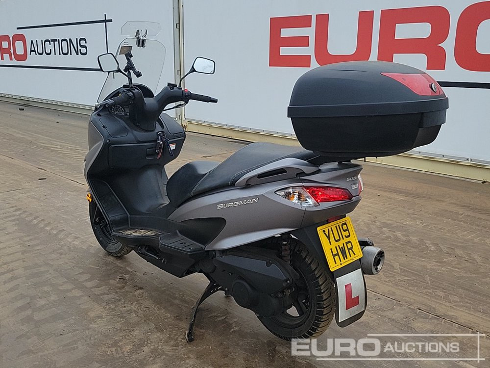 2019 Suzuki Burgman - Mootorratas: pilt 3 2019 Suzuki Burgman - Mootorratas: pilt 3