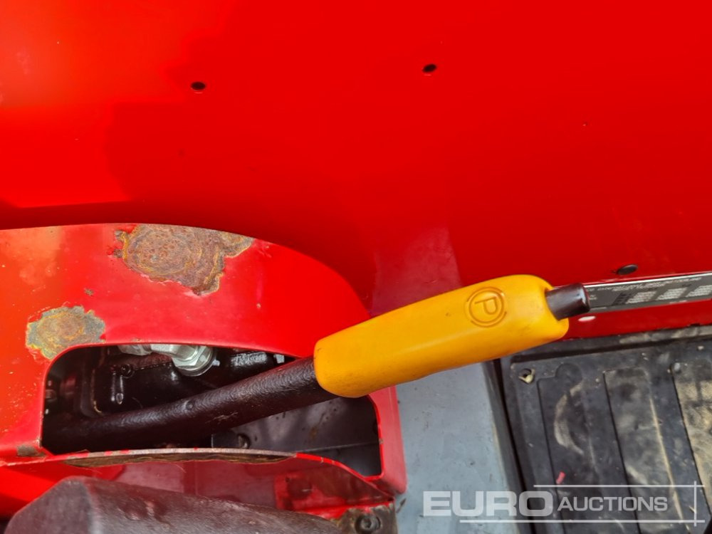 Traktor 2020 Massey Ferguson MF4708: pilt 39