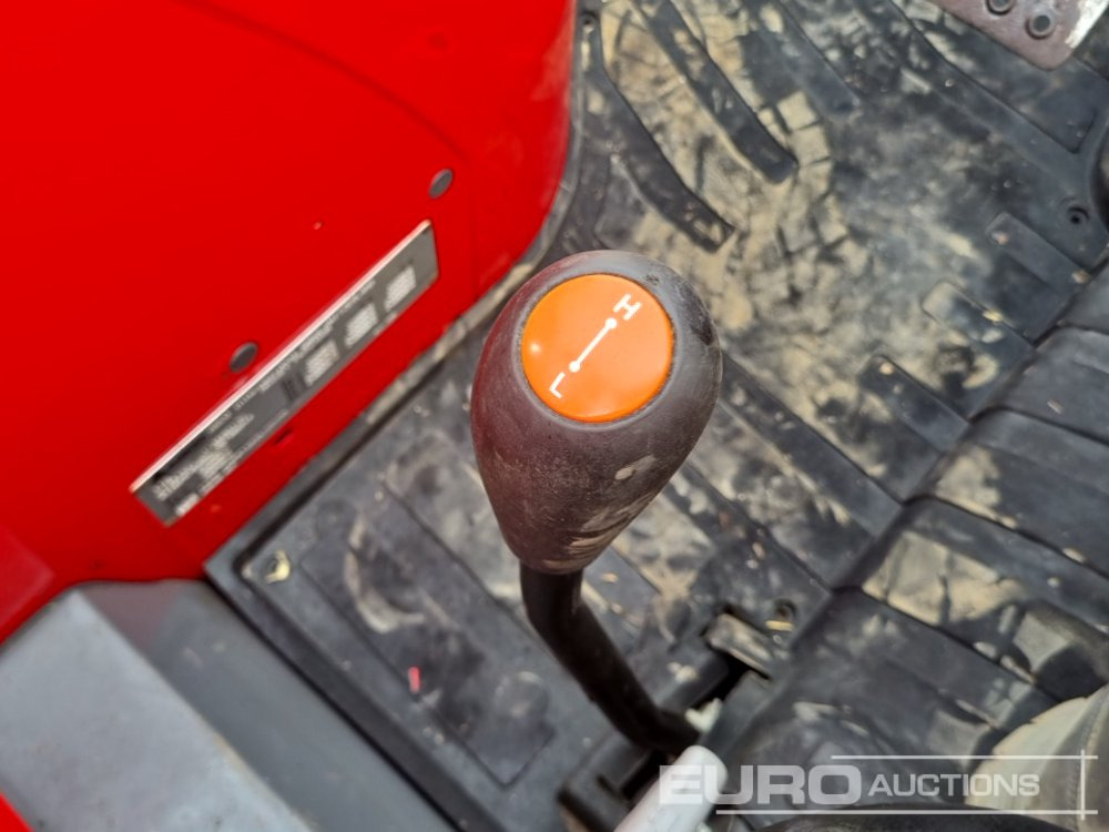 Traktor 2020 Massey Ferguson MF4708: pilt 38