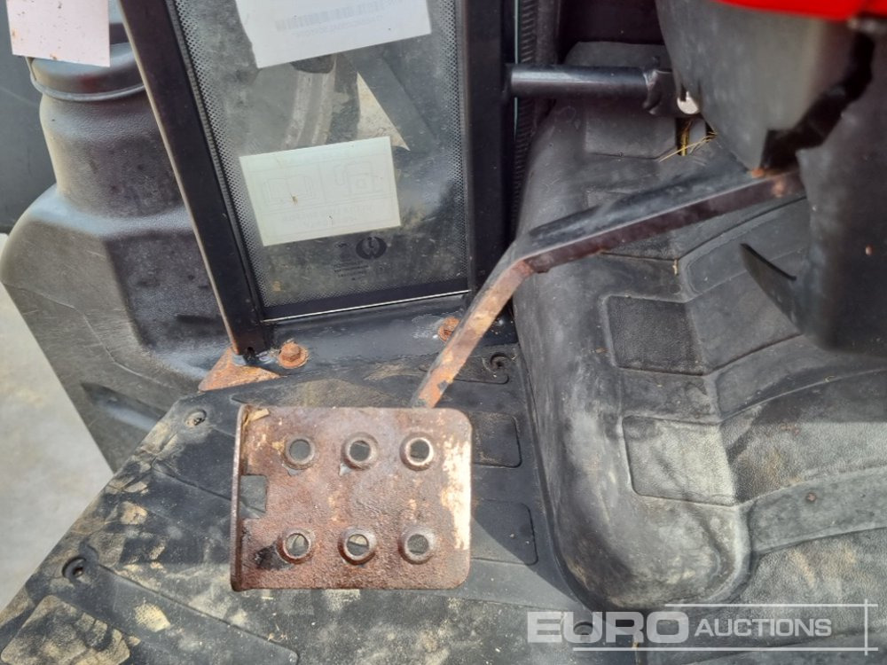 Traktor 2020 Massey Ferguson MF4708: pilt 33