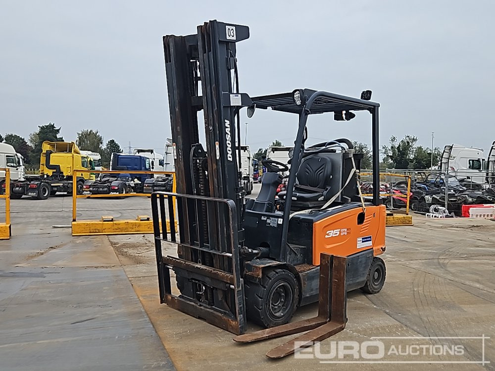 2021 Doosan B35X-7 Plus - Kahveltõstuk: pilt 1 2021 Doosan B35X-7 Plus - Kahveltõstuk: pilt 1