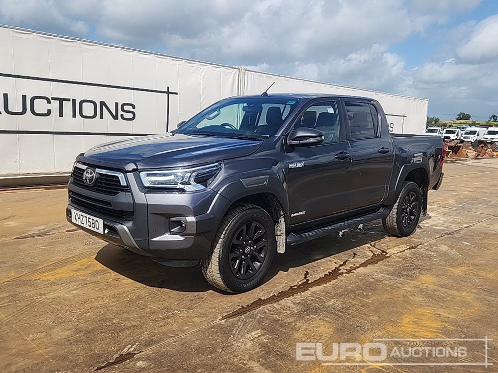 2021 Toyota Hilux Invincible X - Pikap: pilt 1 2021 Toyota Hilux Invincible X - Pikap: pilt 1