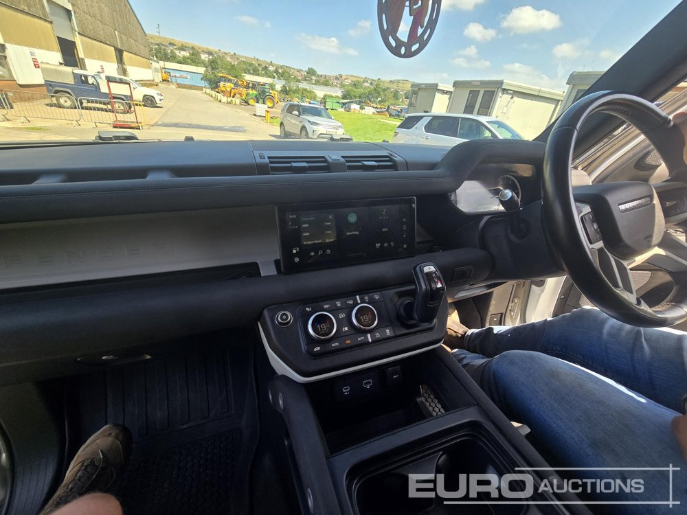 Maastur 2023 Land Rover Defender 90: pilt 9