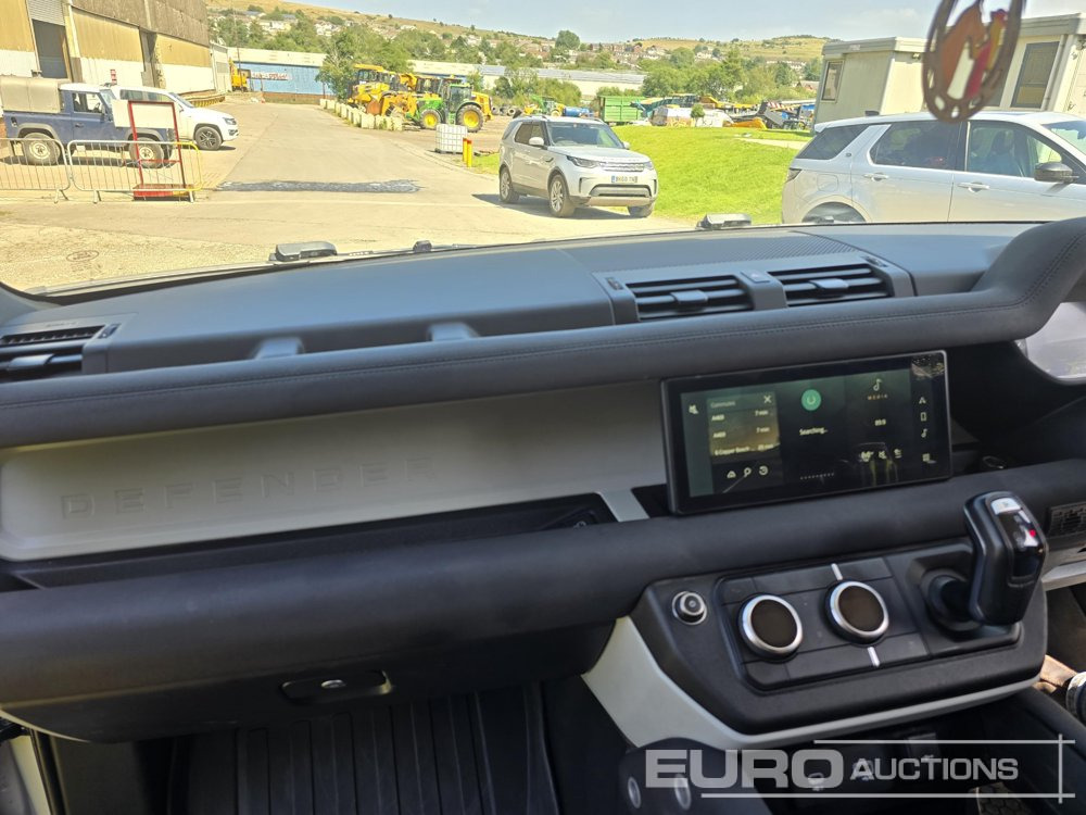 Maastur 2023 Land Rover Defender 90: pilt 10
