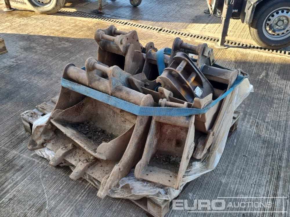 24", 24", 18", 18", 12", 10", 10", 10" Digging Bucket 25-35mm Pin to suit Mini Excavator - Kopp: pilt 1 24", 24", 18", 18", 12", 10", 10", 10" Digging Bucket 25-35mm Pin to suit Mini Excavator - Kopp: pilt 1