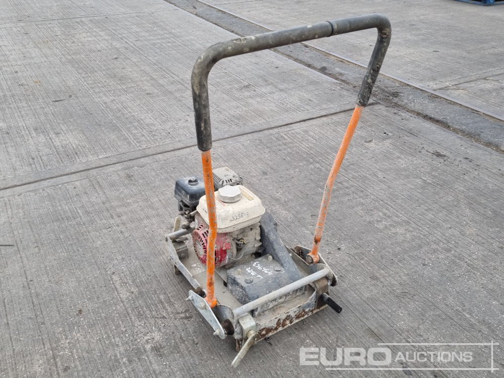 Belle Petrol Concrete Screed, Honda Engine - Asfaldimasin: pilt 3 Belle Petrol Concrete Screed, Honda Engine - Asfaldimasin: pilt 3