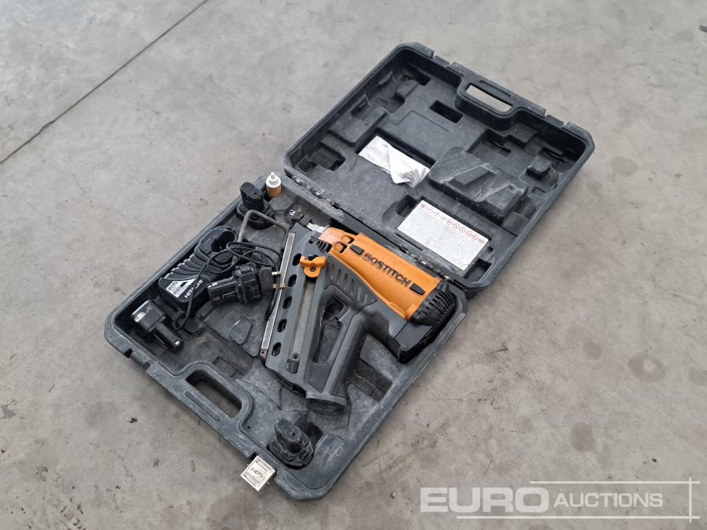 Bostitch Cordless Nailgun, Charger,Battery & Case - Ehitusseade: pilt 1 Bostitch Cordless Nailgun, Charger,Battery & Case - Ehitusseade: pilt 1