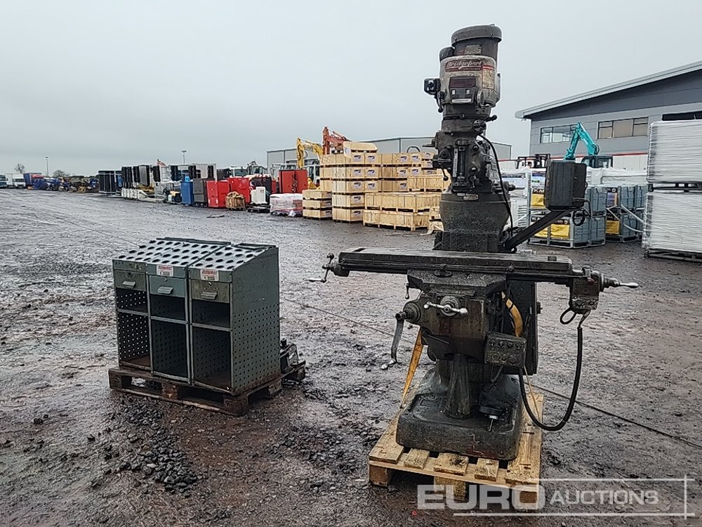 Bridgeport 3 Phase Milling Machine - CNC töötlemiskeskus: pilt 2 Bridgeport 3 Phase Milling Machine - CNC töötlemiskeskus: pilt 2