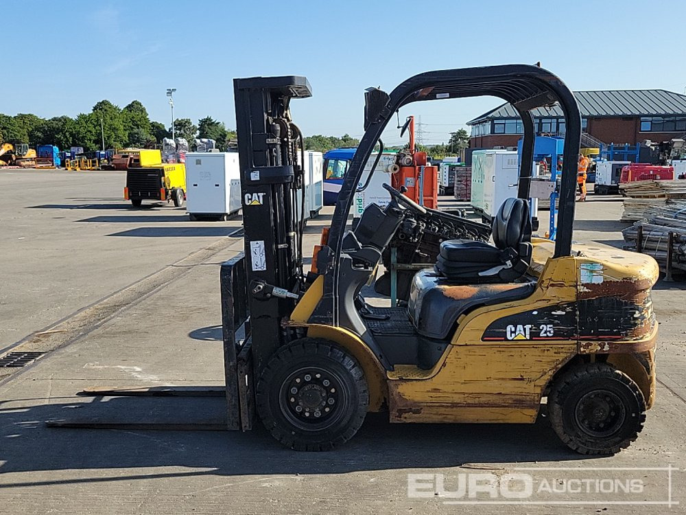Caterpillar GP25N - Kahveltõstuk: pilt 2 Caterpillar GP25N - Kahveltõstuk: pilt 2