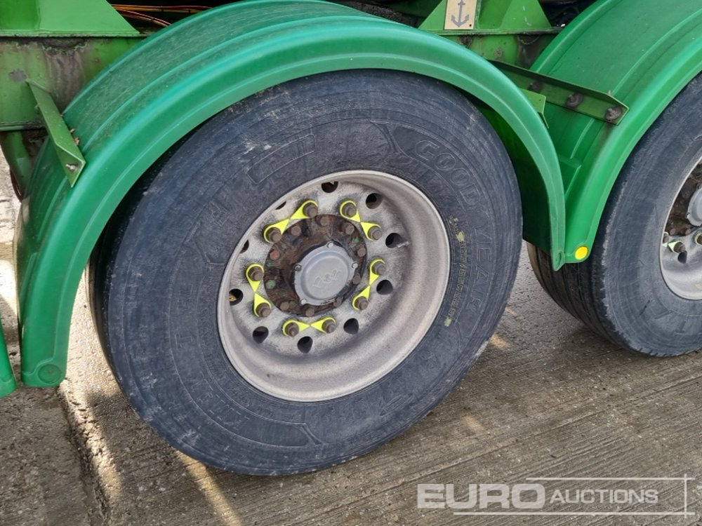 Tsistern poolhaagis Clayton Tri Axle Stainless Steel Tanker Trailer, Front Lift Axle: pilt 10