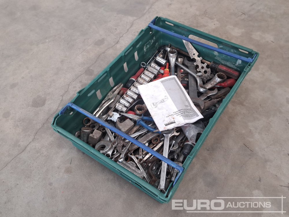 Crate of Misc Tool, Spanner, Screwdrivers etc - Garaažiseadmed: pilt 3 Crate of Misc Tool, Spanner, Screwdrivers etc - Garaažiseadmed: pilt 3