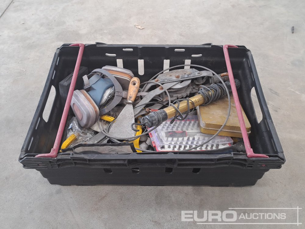Crate of Miscellaneous Tools - Garaažiseadmed: pilt 4 Crate of Miscellaneous Tools - Garaažiseadmed: pilt 4
