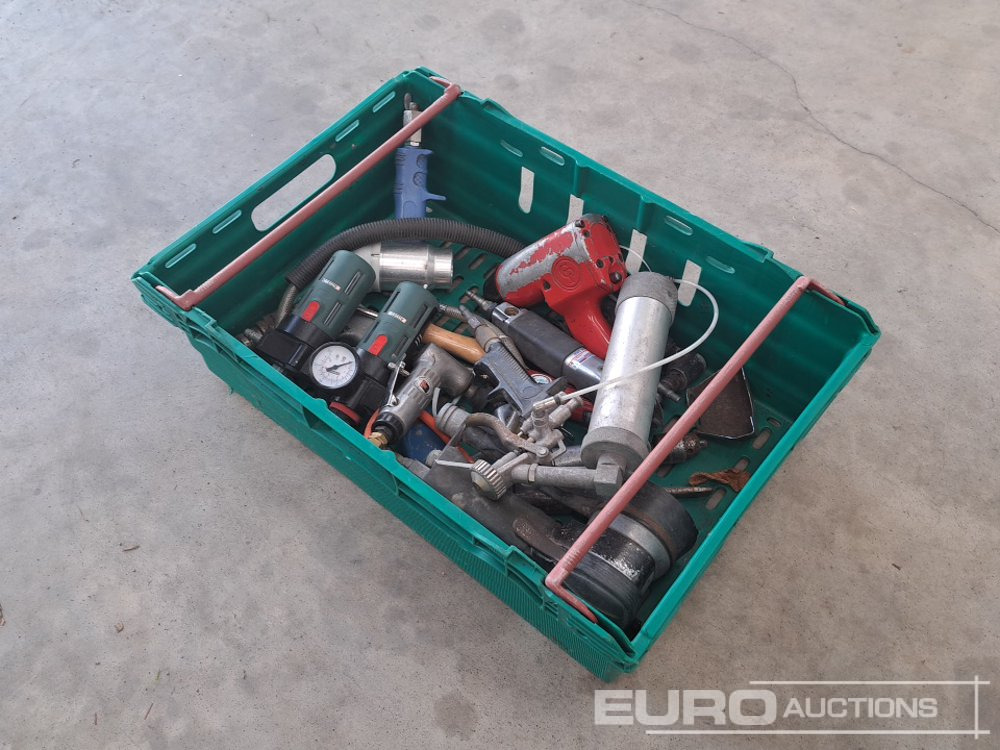 Crate of Miscellaneous Tools - Garaažiseadmed: pilt 5 Crate of Miscellaneous Tools - Garaažiseadmed: pilt 5
