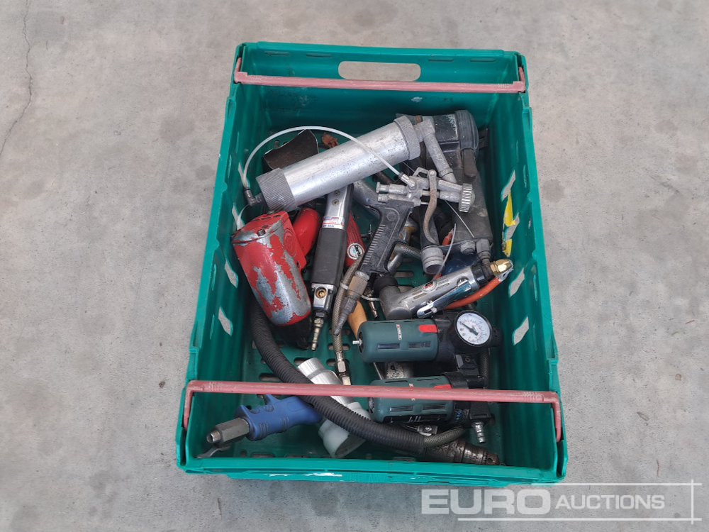 Crate of Miscellaneous Tools - Garaažiseadmed: pilt 2 Crate of Miscellaneous Tools - Garaažiseadmed: pilt 2