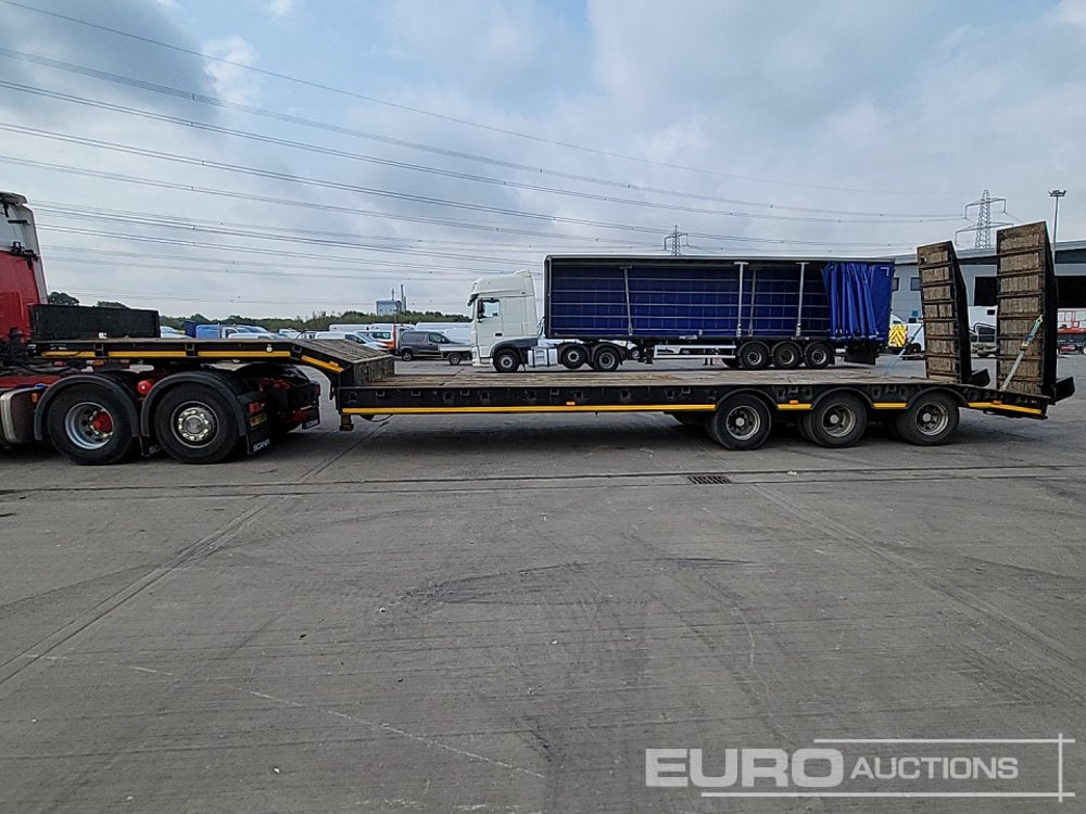 Dennison Trailers Tri Axle Step Frame Low Loader, Hydraulic Ramps, Out Riggers - Madal platvormpoolhaagis: pilt 2 Dennison Trailers Tri Axle Step Frame Low Loader, Hydraulic Ramps, Out Riggers - Madal platvormpoolhaagis: pilt 2