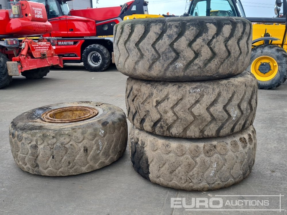Doublecoin 23.5R25 Tyre & Rim (4 of) - Rehv: pilt 1 Doublecoin 23.5R25 Tyre & Rim (4 of) - Rehv: pilt 1