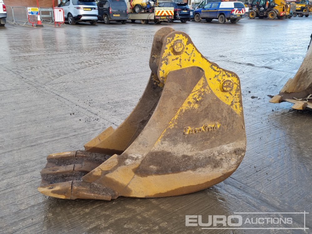Euro Fab 22" Digging Bucket 80mm Pin to suit 20 Ton Excavator - Kopp: pilt 2 Euro Fab 22" Digging Bucket 80mm Pin to suit 20 Ton Excavator - Kopp: pilt 2