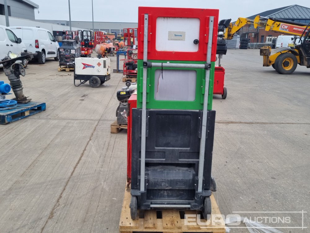 Fire Extinguisher Station (2 of), 110Volt Infared Heater - Ehitusseade: pilt 4 Fire Extinguisher Station (2 of), 110Volt Infared Heater - Ehitusseade: pilt 4