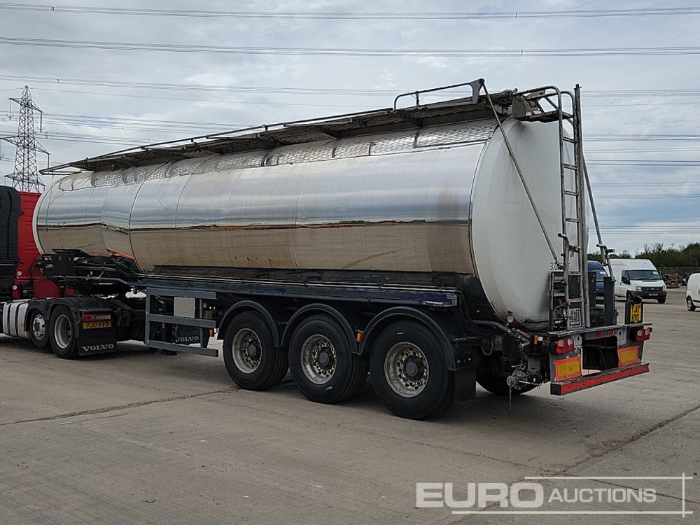 Fruehauf Tri Axle Tanker Trailer - Tsistern poolhaagis: pilt 3 Fruehauf Tri Axle Tanker Trailer - Tsistern poolhaagis: pilt 3
