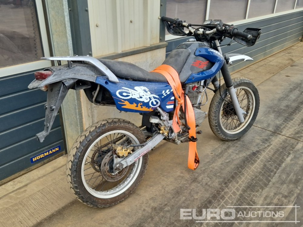 Hartford Petrol Motorcycle (Non Runner) - Mootorratas: pilt 1 Hartford Petrol Motorcycle (Non Runner) - Mootorratas: pilt 1