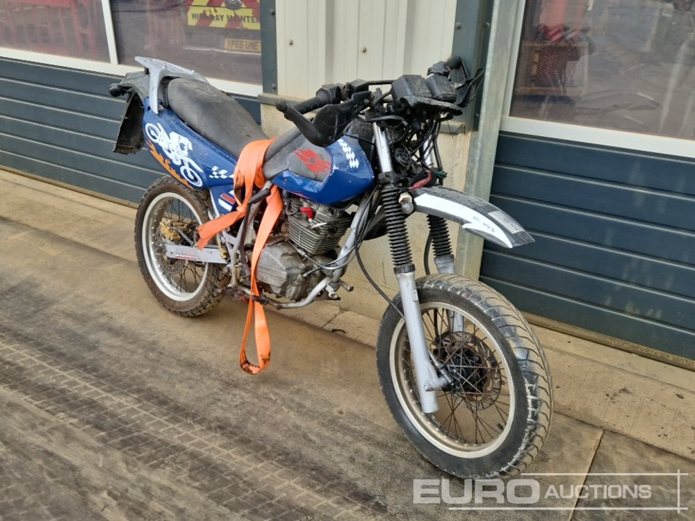 Hartford Petrol Motorcycle (Non Runner) - Mootorratas: pilt 3 Hartford Petrol Motorcycle (Non Runner) - Mootorratas: pilt 3