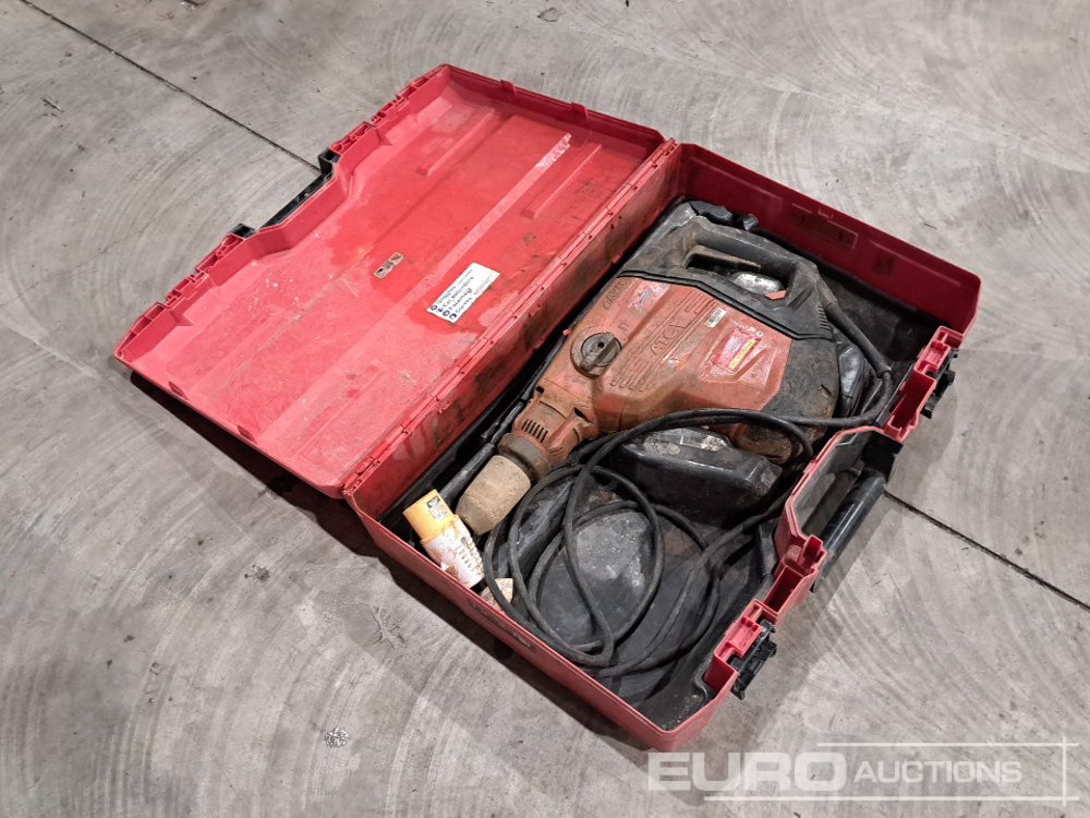 Hilti 110 Volt Hammer Drill & Case - Garaažiseadmed: pilt 4 Hilti 110 Volt Hammer Drill & Case - Garaažiseadmed: pilt 4