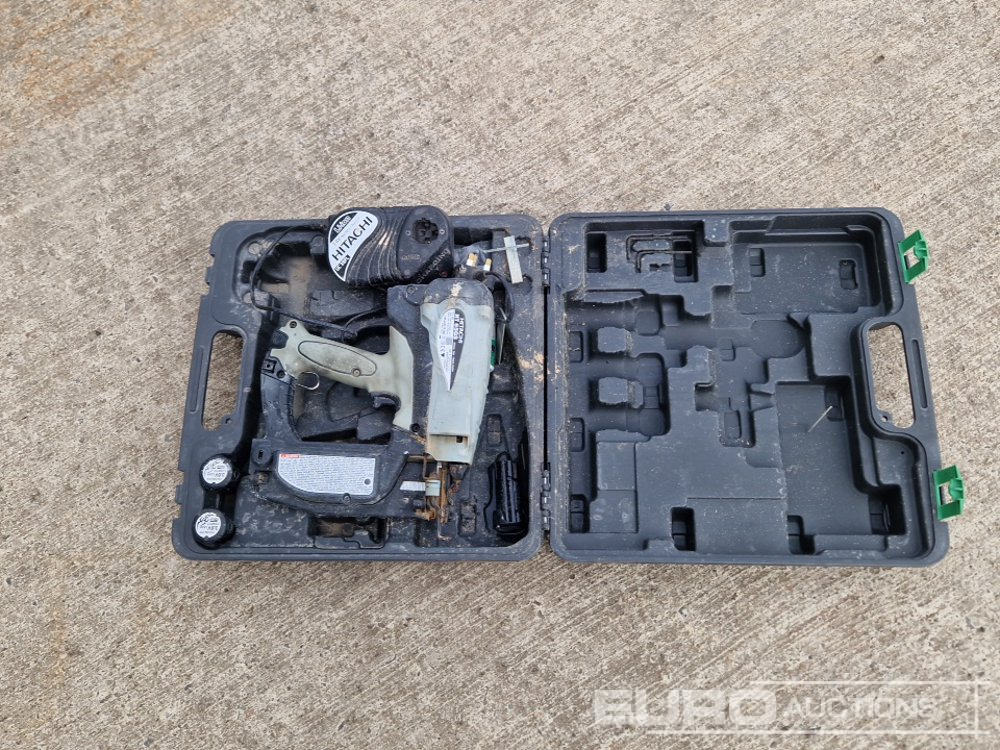 Hitachi NT65GS 3.6 Volt Cordless Nailer, 3 Batterys, Charger - Ehitusseade: pilt 2 Hitachi NT65GS 3.6 Volt Cordless Nailer, 3 Batterys, Charger - Ehitusseade: pilt 2
