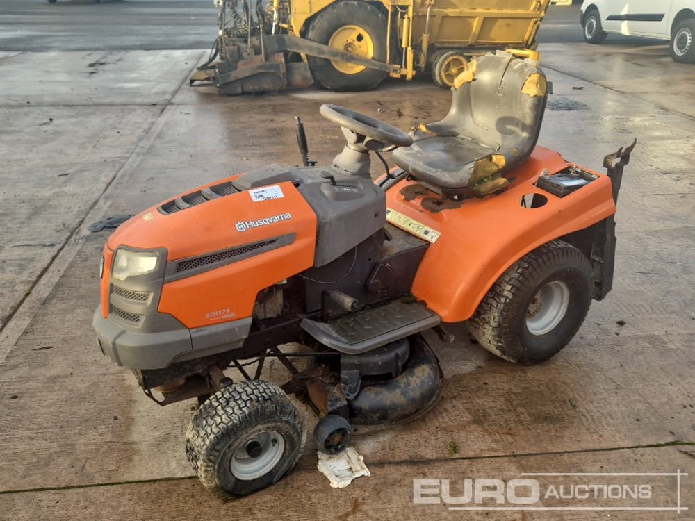 Husqvarna Petrol Ride on Lawnmower (Non Runner) - Muruniiduk: pilt 1 Husqvarna Petrol Ride on Lawnmower (Non Runner) - Muruniiduk: pilt 1