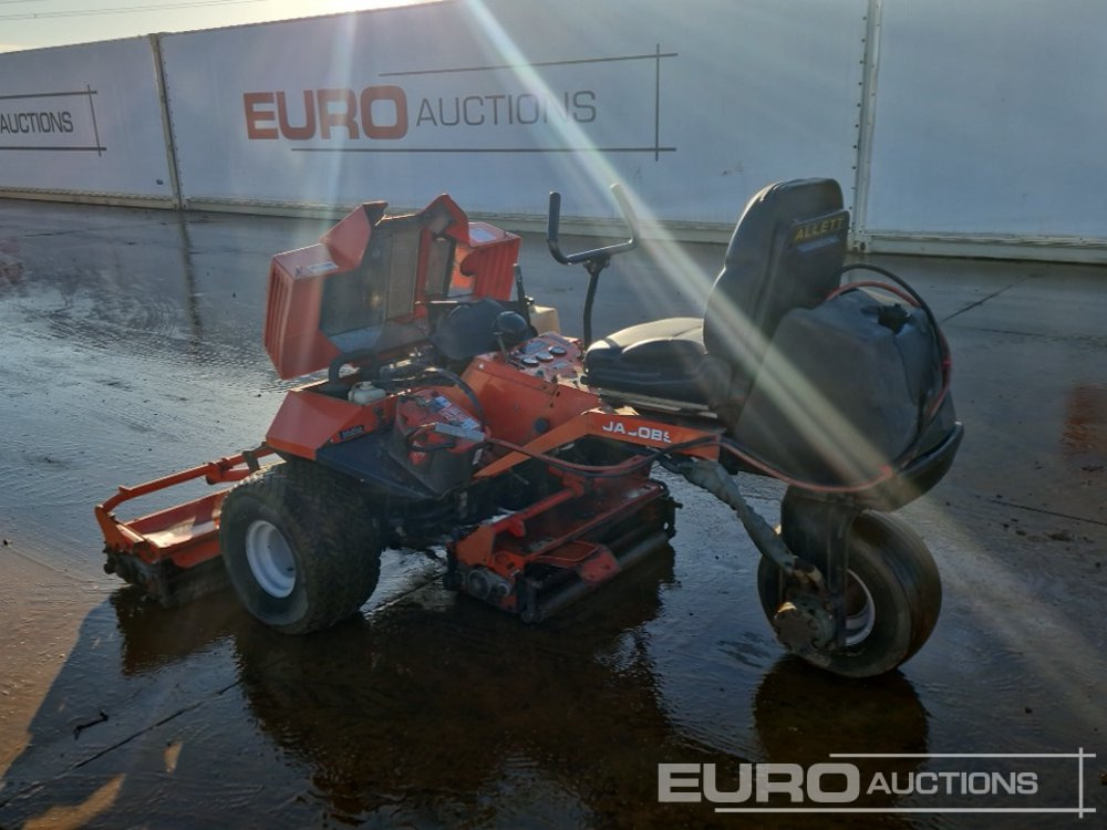 Jacobsen Tri-King 1672D 3 Wheel 3 Gang Ride On Lawnmower - Muruniiduk: pilt 3 Jacobsen Tri-King 1672D 3 Wheel 3 Gang Ride On Lawnmower - Muruniiduk: pilt 3