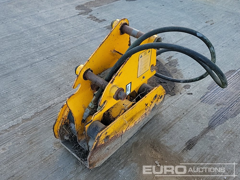 JCB Hydraulic Conpaction Plate 45mm Pin to suit 4-6 Ton Excavator - Lisaseade - Ekskavaator: pilt 1 JCB Hydraulic Conpaction Plate 45mm Pin to suit 4-6 Ton Excavator - Lisaseade - Ekskavaator: pilt 1