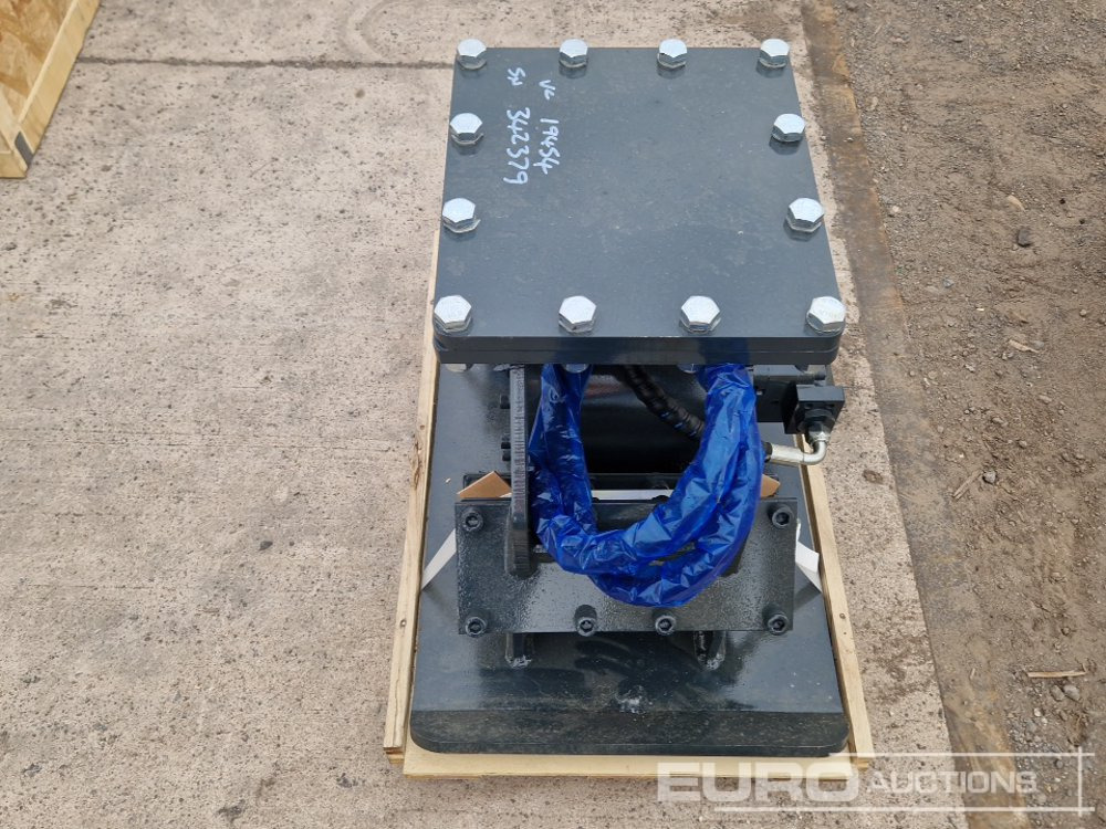 Unused Plate Compactor to suit 6 Ton Excavator - Lisaseade - Ekskavaator: pilt 2 Unused Plate Compactor to suit 6 Ton Excavator - Lisaseade - Ekskavaator: pilt 2