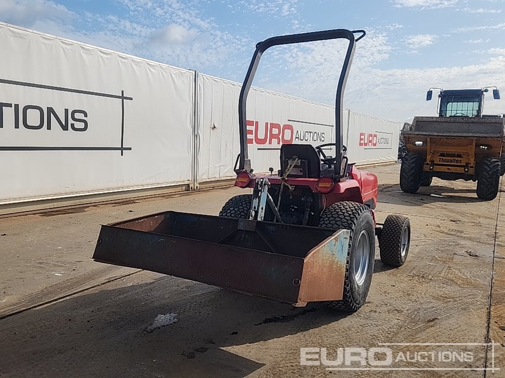 Massey Ferguson 4WD Compact Tractor, Linkbox - Väiketraktor: pilt 5 Massey Ferguson 4WD Compact Tractor, Linkbox - Väiketraktor: pilt 5