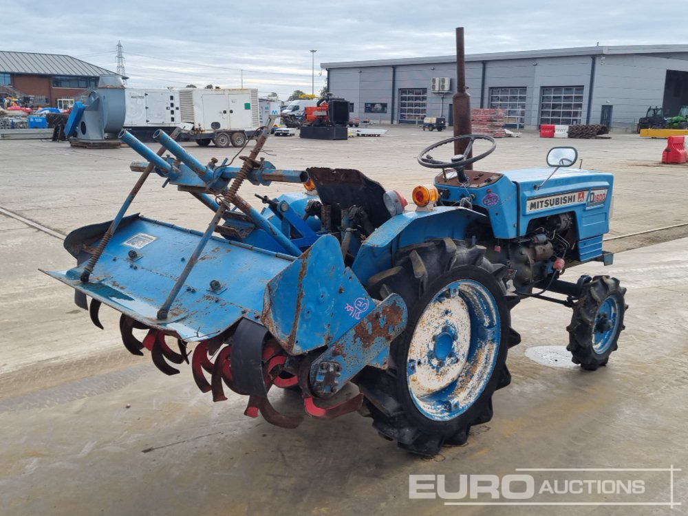 Mitsubishi D1600 - Väiketraktor: pilt 5 Mitsubishi D1600 - Väiketraktor: pilt 5