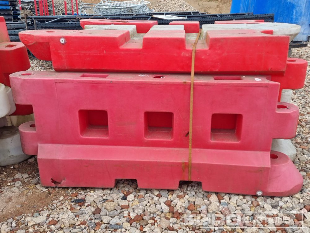 Bundle of Plastic Water Filled Barriers (6 of) - Muu seadmestik: pilt 4 Bundle of Plastic Water Filled Barriers (6 of) - Muu seadmestik: pilt 4