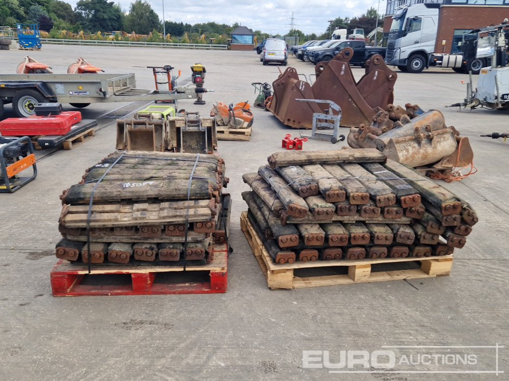 Pallet of 800mm Rubber Block Pads (2 of) - Relss - Ehitusmasinad: pilt 2 Pallet of 800mm Rubber Block Pads (2 of) - Relss - Ehitusmasinad: pilt 2