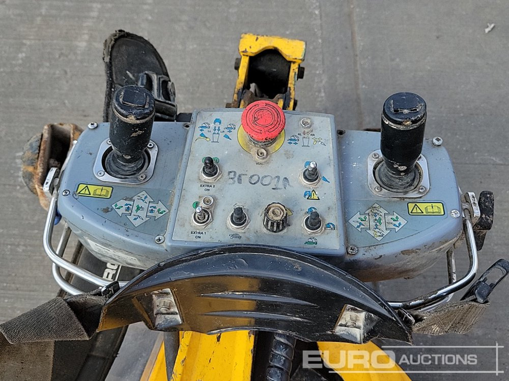 Miniekskavaator Remote Controlled Excavator, Rubber Tracks, Piped, Stabilisers: pilt 27