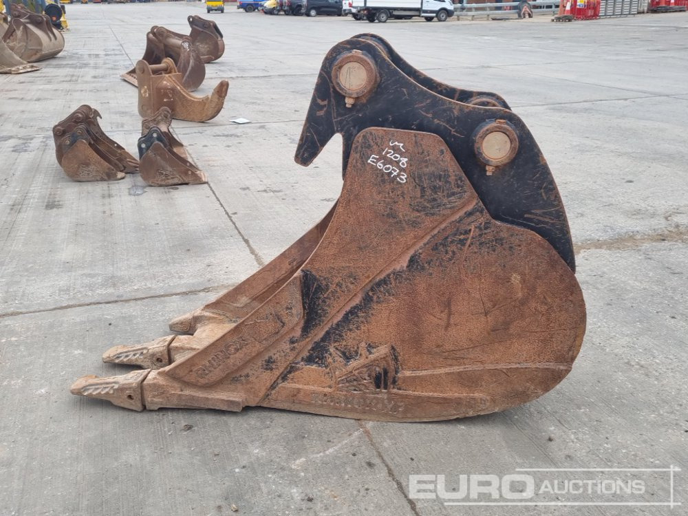 Rhinox 24" Digging Bucket 80mm Pin to suit 20 Ton Excavator - Kopp: pilt 2 Rhinox 24" Digging Bucket 80mm Pin to suit 20 Ton Excavator - Kopp: pilt 2