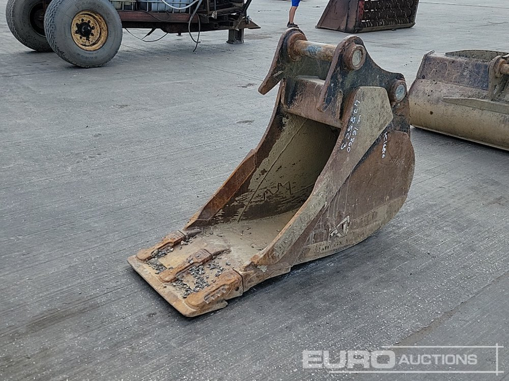 Rhinox 24" Digging Bucket 80mm Pin to suit 20 Ton Excavator - Kopp: pilt 1 Rhinox 24" Digging Bucket 80mm Pin to suit 20 Ton Excavator - Kopp: pilt 1
