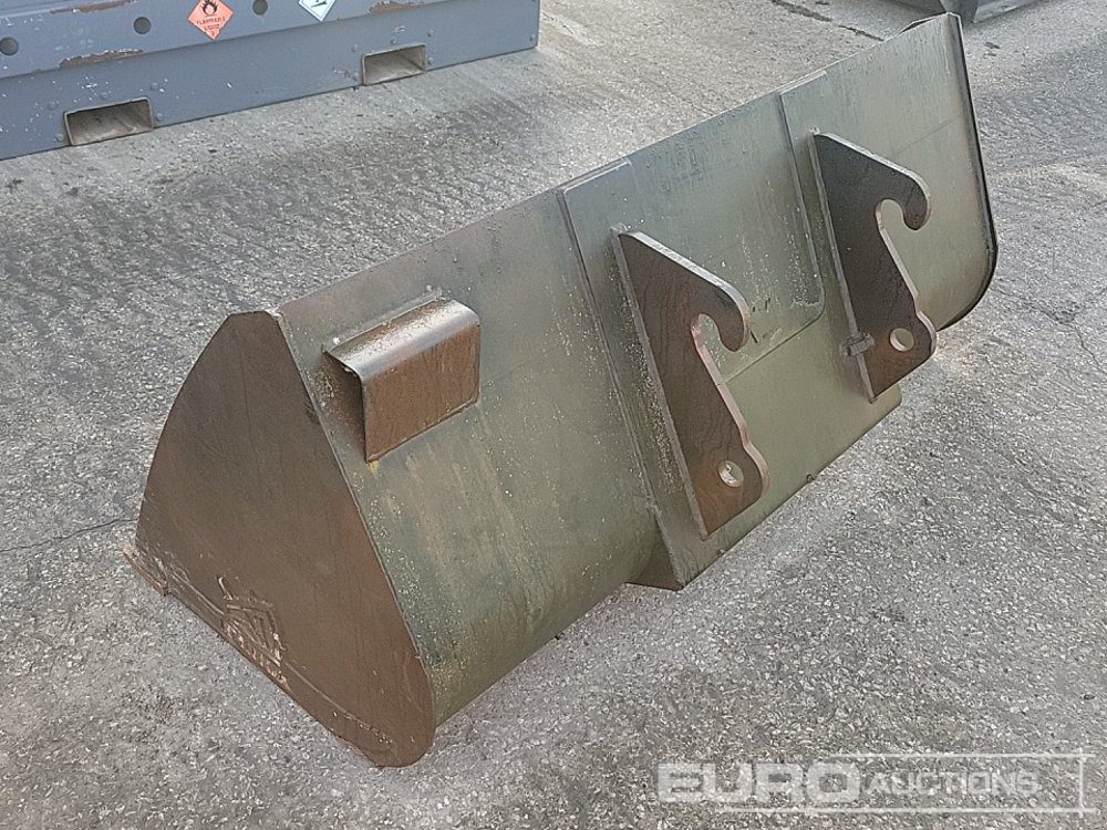 Rhinox 74" Loading Bucket to suit Telehandler - Kopp: pilt 3 Rhinox 74" Loading Bucket to suit Telehandler - Kopp: pilt 3