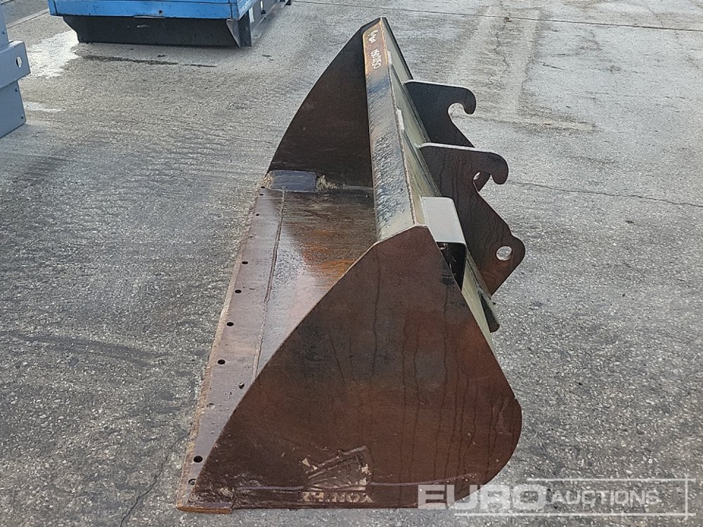 Rhinox 74" Loading Bucket to suit Telehandler - Kopp: pilt 2 Rhinox 74" Loading Bucket to suit Telehandler - Kopp: pilt 2