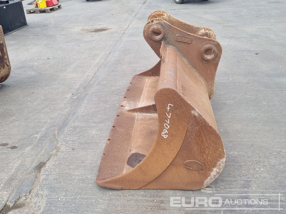 Rhinox 84" Ditching Bucket 80mm Pin to suit 20 Ton Excavator - Kopp: pilt 2 Rhinox 84" Ditching Bucket 80mm Pin to suit 20 Ton Excavator - Kopp: pilt 2