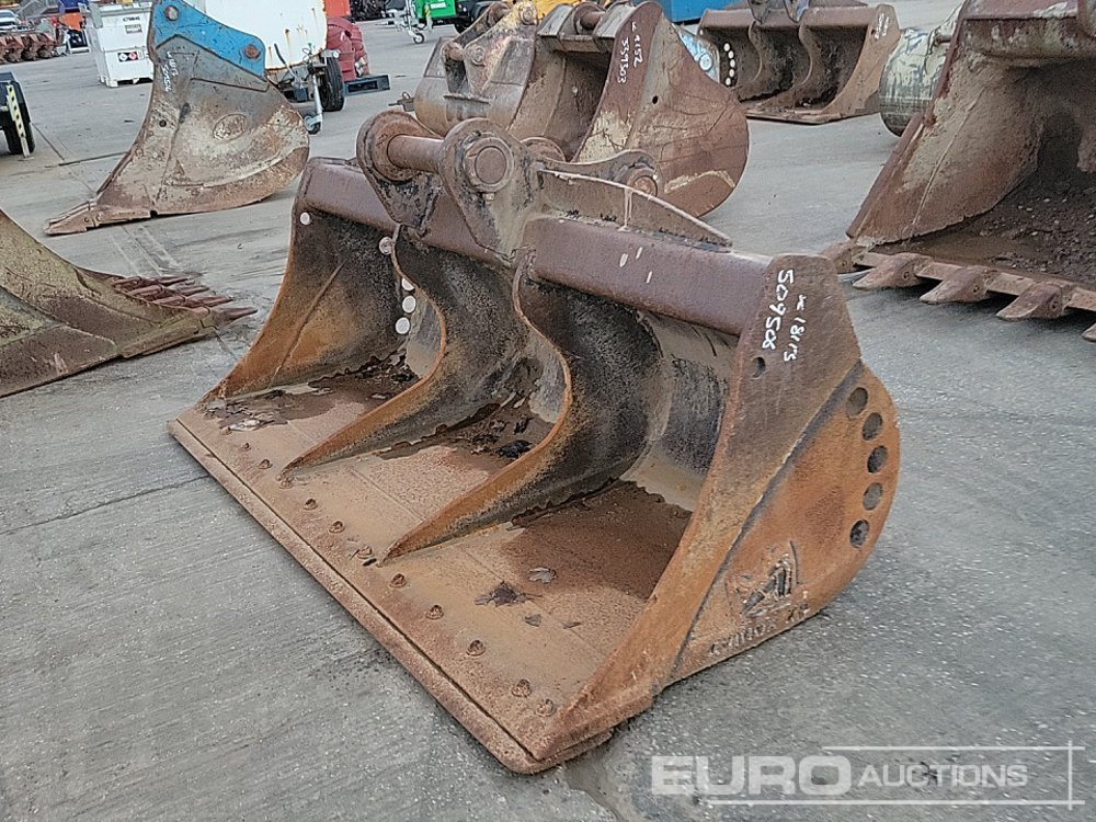 Rhinox 84" Ditching Bucket 80mm Pin to suit 20 Ton Excavator - Kopp: pilt 1 Rhinox 84" Ditching Bucket 80mm Pin to suit 20 Ton Excavator - Kopp: pilt 1