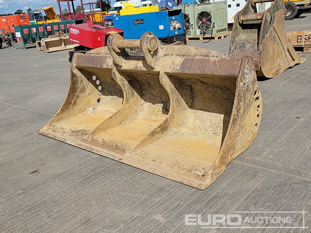 Rhinox 84" Ditching Bucket 80mm Pin to suit 20 Ton Excavator - Kopp: pilt 1 Rhinox 84" Ditching Bucket 80mm Pin to suit 20 Ton Excavator - Kopp: pilt 1