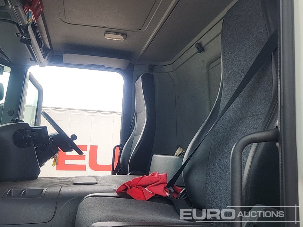 Madelveok/ Platvormveok transporditavad ained rasketehnika Scania P320: pilt 28