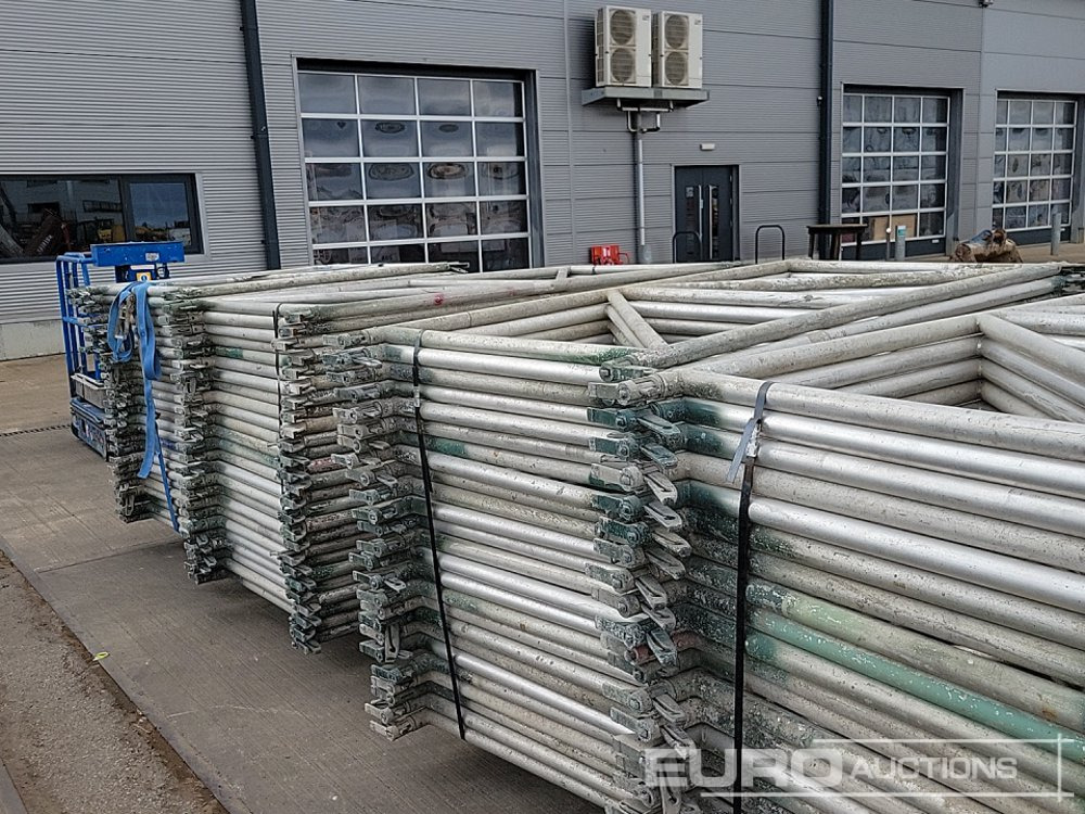 Ehitusseade Selection of Various Size GASS Ledger Frames (6 Pallets of), Pallet of Steel Mesh Panels (4 of): pilt 9
