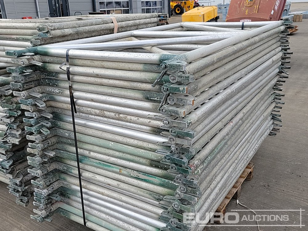 Ehitusseade Selection of Various Size GASS Ledger Frames (6 Pallets of), Pallet of Steel Mesh Panels (4 of): pilt 6